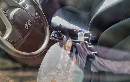 Hyundai Solaris II рестайлинг, 2016 год, 300 000 рублей, 7 фотография