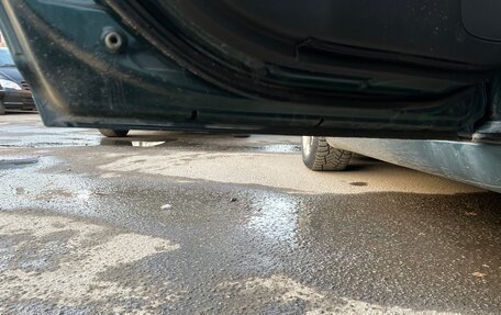 Toyota Avensis III рестайлинг, 2004 год, 450 000 рублей, 18 фотография