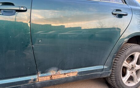 Toyota Avensis III рестайлинг, 2004 год, 450 000 рублей, 21 фотография