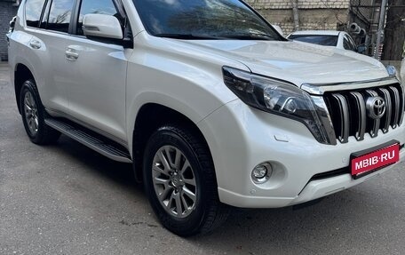 Toyota Land Cruiser Prado 150 рестайлинг 2, 2017 год, 5 200 000 рублей, 3 фотография