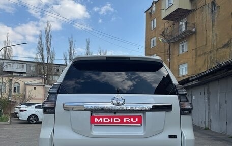 Toyota Land Cruiser Prado 150 рестайлинг 2, 2017 год, 5 200 000 рублей, 5 фотография
