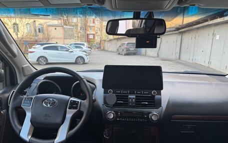 Toyota Land Cruiser Prado 150 рестайлинг 2, 2017 год, 5 200 000 рублей, 9 фотография