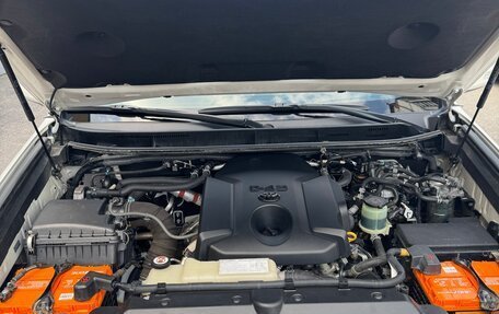 Toyota Land Cruiser Prado 150 рестайлинг 2, 2017 год, 5 200 000 рублей, 8 фотография