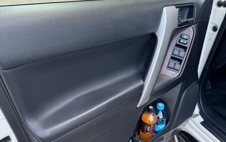 Toyota Land Cruiser Prado 150 рестайлинг 2, 2017 год, 5 200 000 рублей, 17 фотография