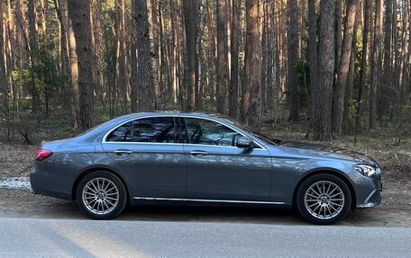 Mercedes-Benz E-Класс, 2021 год, 5 750 000 рублей, 2 фотография