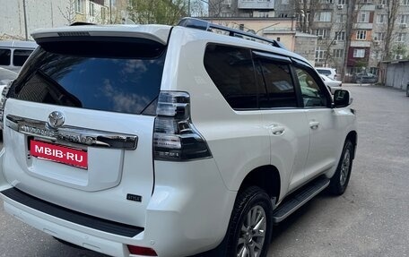 Toyota Land Cruiser Prado 150 рестайлинг 2, 2017 год, 5 200 000 рублей, 7 фотография