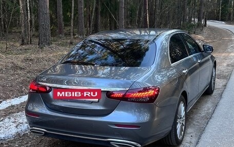 Mercedes-Benz E-Класс, 2021 год, 5 750 000 рублей, 3 фотография