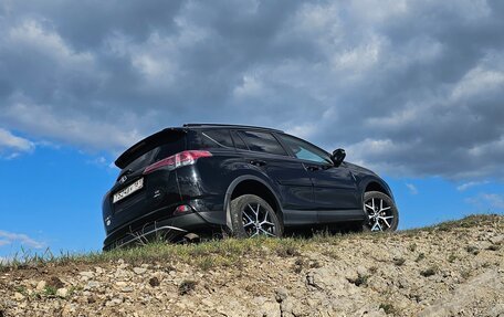 Toyota RAV4, 2017 год, 3 100 000 рублей, 2 фотография