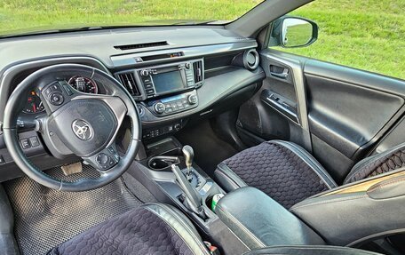 Toyota RAV4, 2017 год, 3 100 000 рублей, 6 фотография