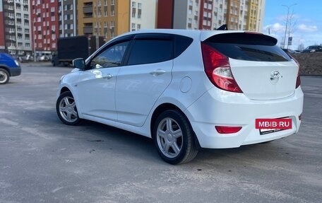Hyundai Solaris II рестайлинг, 2013 год, 695 000 рублей, 5 фотография