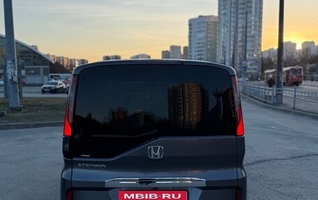 Honda Stepwgn IV, 2018 год, 2 050 000 рублей, 6 фотография