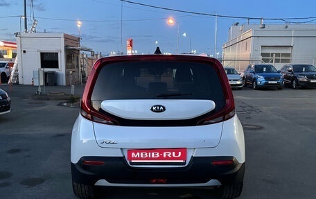 KIA Soul II рестайлинг, 2019 год, 1 999 000 рублей, 6 фотография