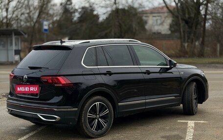Volkswagen Tiguan II, 2021 год, 3 650 000 рублей, 3 фотография