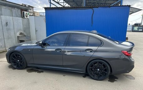 BMW 3 серия, 2019 год, 3 100 000 рублей, 3 фотография