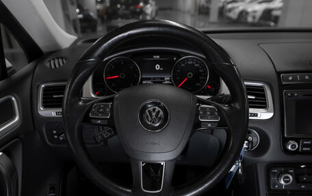 Volkswagen Touareg III, 2016 год, 3 250 000 рублей, 10 фотография