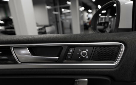 Volkswagen Touareg III, 2016 год, 3 250 000 рублей, 19 фотография