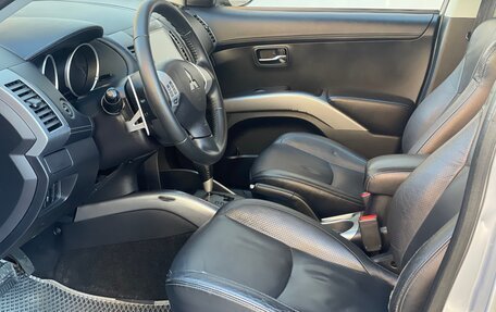 Mitsubishi Outlander III рестайлинг 3, 2011 год, 890 000 рублей, 15 фотография