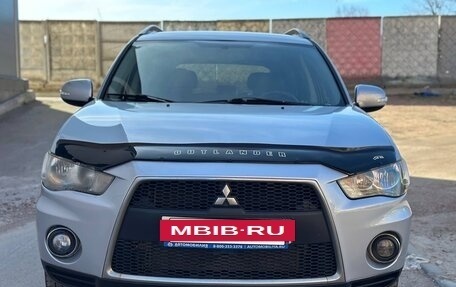 Mitsubishi Outlander III рестайлинг 3, 2011 год, 890 000 рублей, 2 фотография