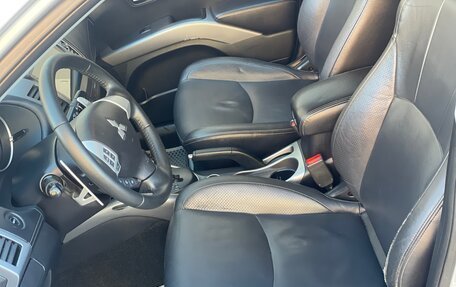 Mitsubishi Outlander III рестайлинг 3, 2011 год, 890 000 рублей, 16 фотография