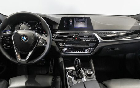 BMW 5 серия, 2019 год, 2 970 500 рублей, 6 фотография