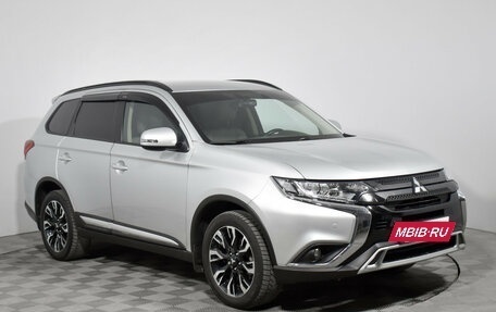 Mitsubishi Outlander III рестайлинг 3, 2022 год, 2 640 000 рублей, 3 фотография