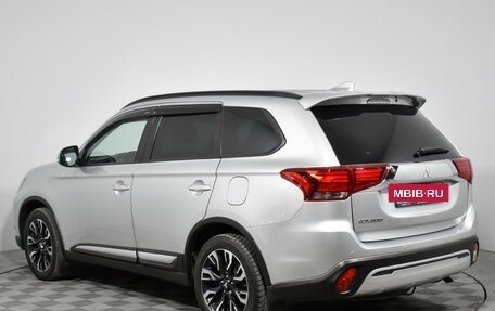 Mitsubishi Outlander III рестайлинг 3, 2022 год, 2 640 000 рублей, 7 фотография