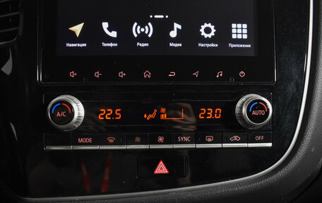 Mitsubishi Outlander III рестайлинг 3, 2022 год, 2 640 000 рублей, 19 фотография