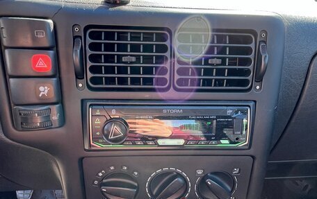 Volkswagen Polo III рестайлинг, 1997 год, 335 000 рублей, 12 фотография