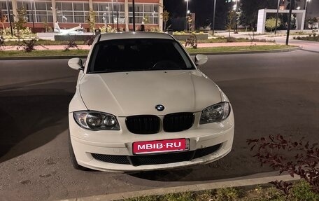 BMW 1 серия, 2009 год, 750 000 рублей, 1 фотография