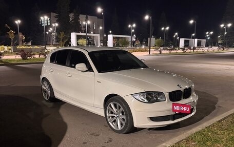 BMW 1 серия, 2009 год, 750 000 рублей, 2 фотография
