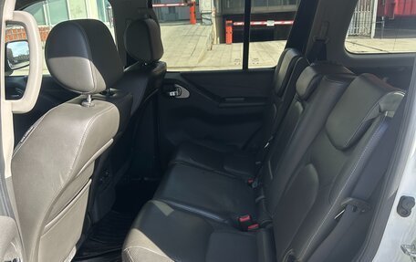 Nissan Pathfinder, 2012 год, 1 570 000 рублей, 6 фотография