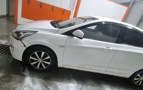 Hyundai Solaris II рестайлинг, 2011 год, 650 000 рублей, 2 фотография