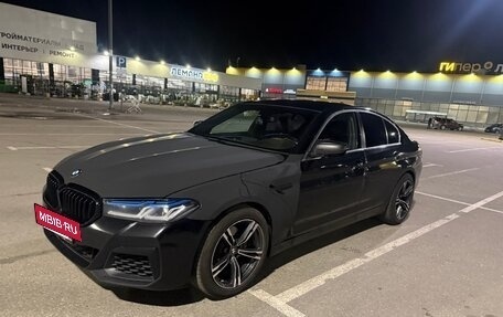 BMW 5 серия, 2019 год, 1 800 000 рублей, 3 фотография