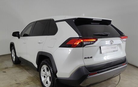 Toyota RAV4, 2021 год, 2 890 000 рублей, 5 фотография