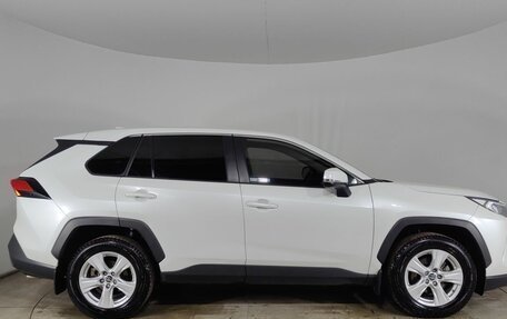 Toyota RAV4, 2021 год, 2 890 000 рублей, 7 фотография