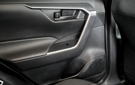 Toyota RAV4, 2021 год, 2 890 000 рублей, 14 фотография