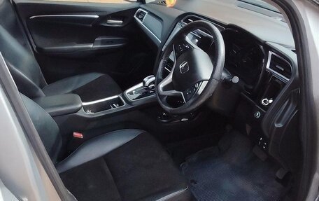 Honda Shuttle II, 2015 год, 1 050 000 рублей, 6 фотография