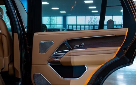 Land Rover Range Rover IV рестайлинг, 2025 год, 30 250 000 рублей, 19 фотография