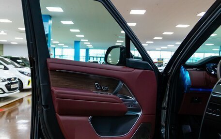 Land Rover Range Rover IV рестайлинг, 2025 год, 30 250 000 рублей, 17 фотография