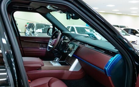 Land Rover Range Rover IV рестайлинг, 2025 год, 30 250 000 рублей, 15 фотография