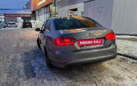 Volkswagen Jetta VI, 2013 год, 1 000 000 рублей, 3 фотография