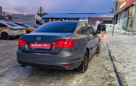 Volkswagen Jetta VI, 2013 год, 1 000 000 рублей, 4 фотография
