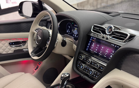 Bentley Bentayga I, 2022 год, 24 555 556 рублей, 4 фотография