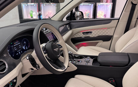 Bentley Bentayga I, 2022 год, 24 555 556 рублей, 3 фотография