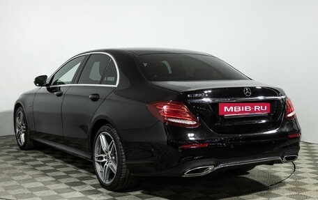 Mercedes-Benz E-Класс, 2018 год, 3 200 000 рублей, 7 фотография