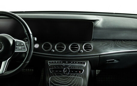 Mercedes-Benz E-Класс, 2018 год, 3 200 000 рублей, 14 фотография