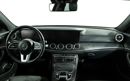 Mercedes-Benz E-Класс, 2018 год, 3 200 000 рублей, 13 фотография