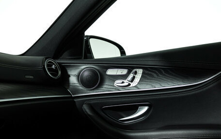 Mercedes-Benz E-Класс, 2018 год, 3 200 000 рублей, 22 фотография