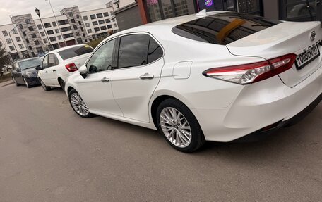 Toyota Camry, 2018 год, 2 750 000 рублей, 4 фотография