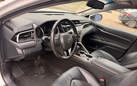 Toyota Camry, 2018 год, 2 750 000 рублей, 5 фотография